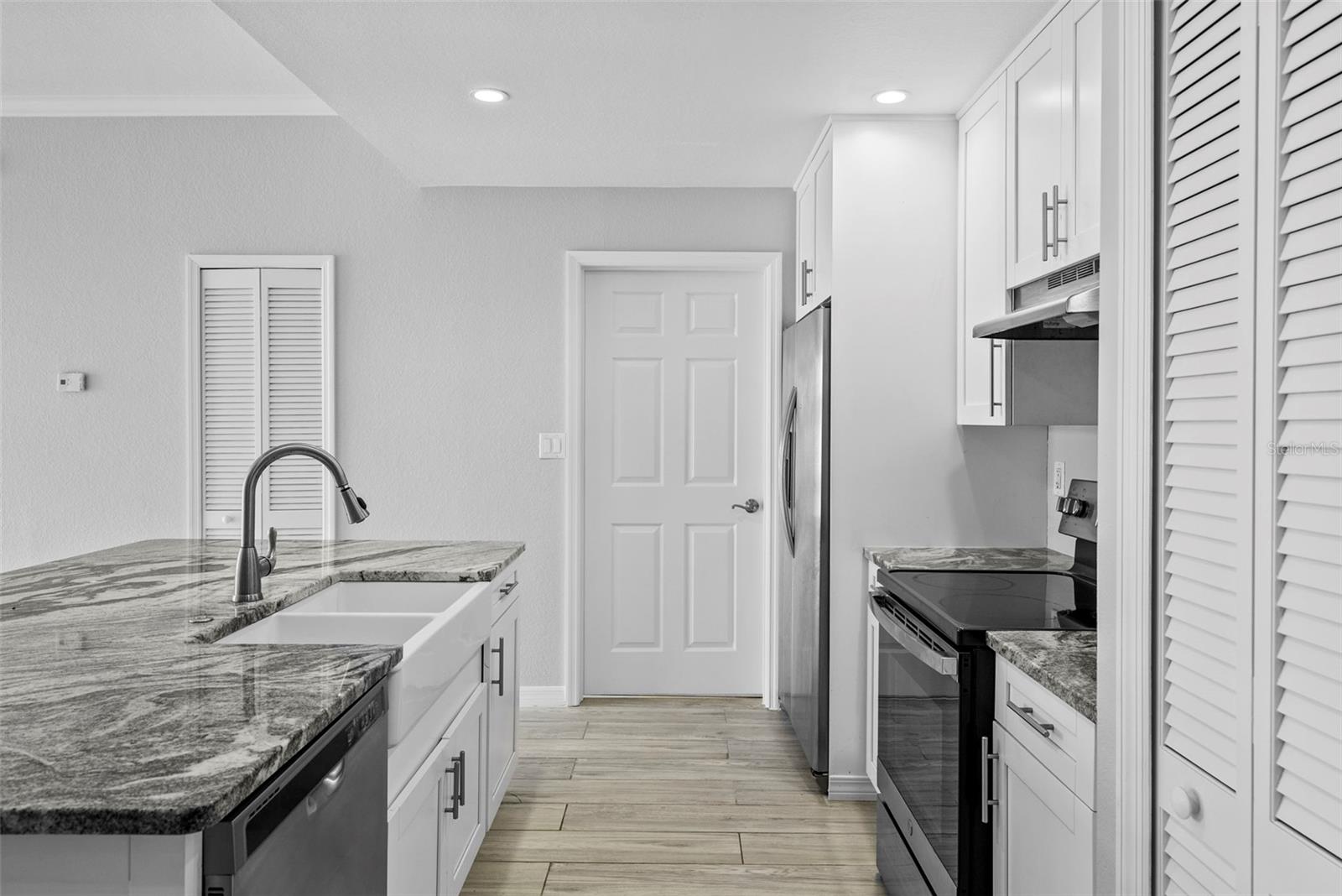 700 HARBOUR ISLAND #238, Unit 238 - Photo 4